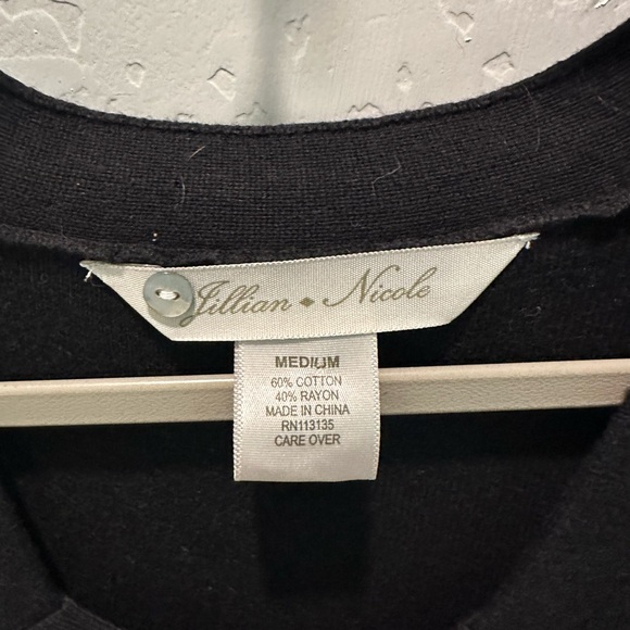 3 for $25 sale
Jillian and Nicole‎ Black Sleeveless Knit Top - Picture 2 of 4